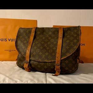 SOLD Louis Vuitton Saumur 43